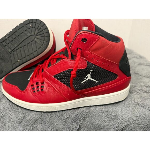 RARE 2012 Nike Jordan 1 Flight Gym High top Red 372704-602 Men's size 10.5 Vint - Picture 1 of 6